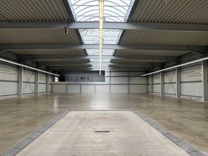 Abstellplatz - Bewachung: Alarmanlage - GP88 Car Storage Freudenberg