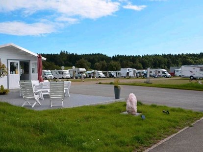 Abstellplatz - Campingplatz - Stellplatz / Abstellplatz für Wohnmobile - videoüberwacht